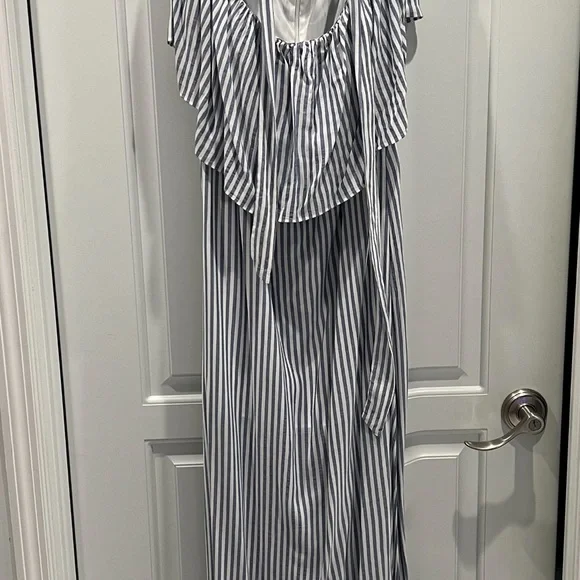 Alice + Olivia | Dresses | Blue And White Strapless Maxi Dress | Poshmark
